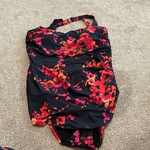 Flowered “meetcurve” one piece swimsuit.